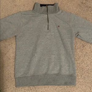 Small Tommy Hilfiger sweatshirt